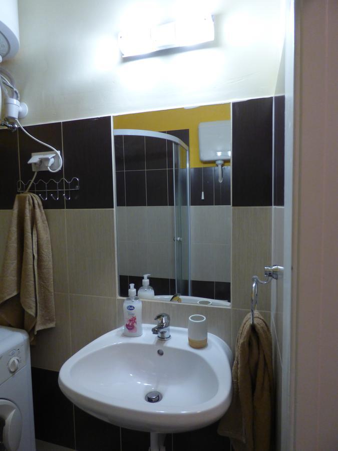 Yellow Apartment Debrecen Exterior photo