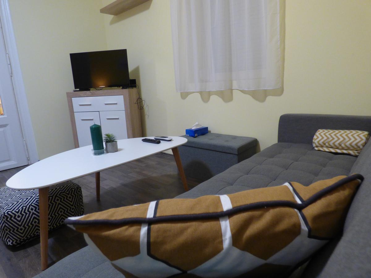 Yellow Apartment Debrecen Exterior photo